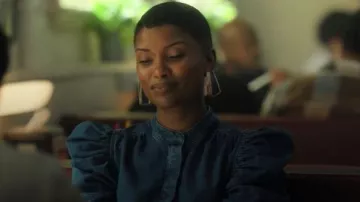 Haut à manches froncées en coton porté par Elle Monteiro (Samantha Walkes) tel que vu dans Cross (S02E03)