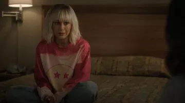 Ezcosplay Cute Face Sweatshirt Preppy Pullover Casual Long Sleeve Graphic Pullover Tops Shirts worn by Jeanine Ferrigno (Emmanuelle Chriqui) as seen in The Lincoln Lawyer (S04E10)