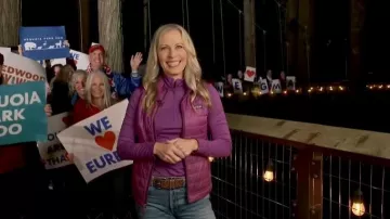 Gilet sans manches en duvet Patagonia porté par Becky Worley, vu dans l'émission Good Morning America le 12 février 2026.