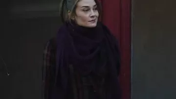 Le Chemin vers Toi Kim Matula Manteau à carreaux porté par Emma (Kim Matula) tel que vu dans Le Chemin vers Toi