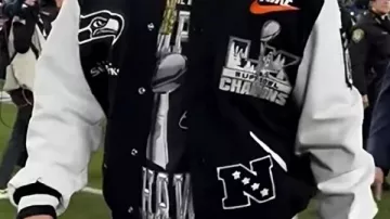 Veste portée par DK Metcalf lors de la remise du trophée du Super Bowl LX des Seattle Seahawks