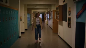 Baskets Converse Chuck Taylor All Star portées par Maddie Nears (Peyton List) dans l'épisode « School Spirits » (S03E04).