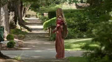 American Eagle AE Poplin Pull On Pant worn by Flora (Leven Miranda) as seen in It's Not Like That (S01E05)
