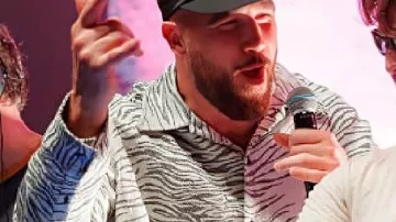 Travis Kelce SI The Party Zebra Printed Shirt in Arizona Zervas - ROXANNE (Official Video)