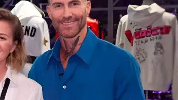 The Voice S29 Adam Levine Chemise bleue portée par Adam Levine dans The Voice