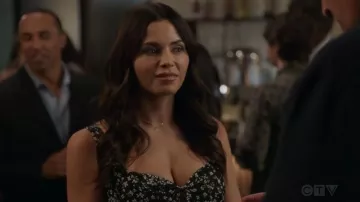 Haut en crêpe fleuri Reformation Francy par Bailey Nune (Jenna Dewan)