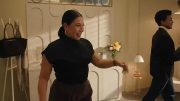 Blusa de cuello alto con mangas raglán Vince Wool, usada por Amanda (Tamara Podemski), como se ve en "Metas pequeñas y alcanzables" (temporada 2, episodio 3).