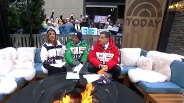 Polar de pelo alto con cremallera completa del equipo estadounidense de Polo Ralph Lauren, usado por Hoda Kotb, como se vio en Today, 16 de febrero de 2026.