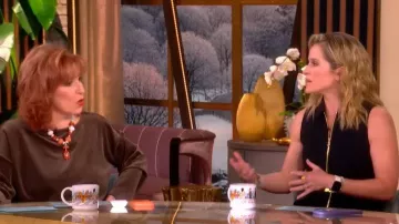 Vestido camisero con cinturón de L'Agence Kylo, usado por Sara Haines, como se vio en The View el 13 de febrero de 2026.