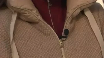 Chaqueta acolchada que lució Kaylee Hartung en Mira entrevistas con famosos, consejos divertidos y exclusivas del programa TODAY | TODAY Todo el día - 16 de febrero