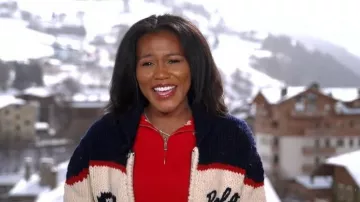 Cárdigan de lana con cuello chal del equipo estadounidense de Polo Ralph Lauren, usado por Janai Norman, como se vio en Good Morning America el 17 de febrero de 2026.