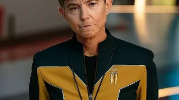 Star Trek Starfleet Academy 2026 Tig Notaro Jacket worn by Jett Reno (Tig Notaro) as seen in Star Trek: Starfleet Academy (S01E10)