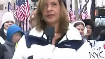 Chaqueta Fair Isle del equipo estadounidense Hoda Kotb de The Today Show 2026, usada por Hoda Kotb, como se ve en Today