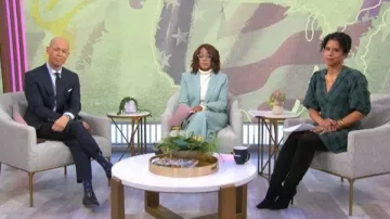 Pantalon large en laine mélangée L'Agence Pilar porté par Gayle King dans l'émission CBS Mornings du 9 février 2026