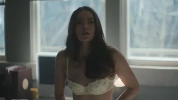 Sujetador push up de Victoria's Secret usado por Molly (Katherine Hughes) como se ve en Tell Me Lies (temporada 3, episodio 4)