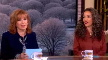 Veste à écharpe amovible Veronica Beard Ismena portée par Joy Behar dans l'émission The View le 17 février 2026