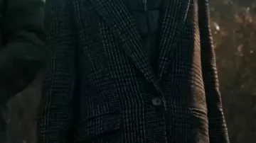 Gabardina que lució Kay Scarpetta (Nicole Kidman) en Scarpetta