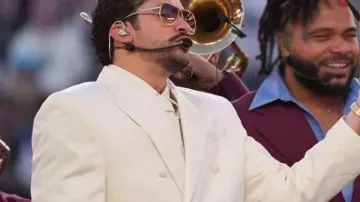 Costume Off-White de Bad Bunny lors du spectacle de la mi-temps du Super Bowl LX sur Apple Music