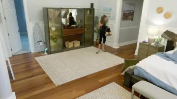 Jacquemus Natural Raffia and Leather Shoulder Bag worn by Amanda Batula as seen in Summer House (S10E03)