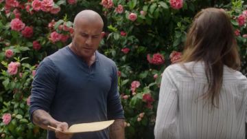 Le t-shirt manches longues de Lincoln Burrows (Dominic Purcell) dans Prison Break