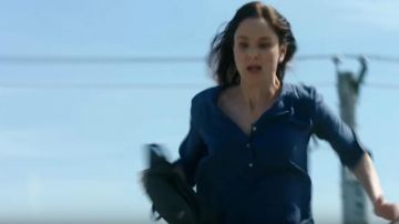 the blouse blue Sara Tancredi (Sarah Wayne) in Prison Break