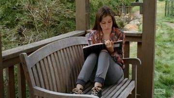 Les sneakers Converse noires de Enid (Katelyn Nacon) dans The Walking Dead