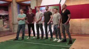 Les sneakers Converse bleu clair dans The Bachelorette