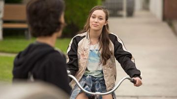 The bomber satin Alicia Clark (Alycia Debnam-Carey) in Fear The Walking Dead