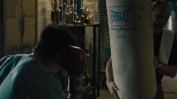 Le sac de frappe Everlast de Vinny Pazienza (Miles Teller) dans Bleed For This