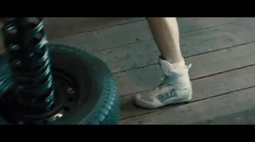 Les chaussures de boxe Everlast de Vinny Pazienza (Miles Teller) dans Bleed For This