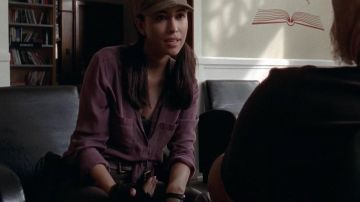 La chemise de Rosita Espinosa (Christian Serratos) dans The Walking Dead S05