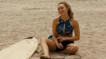 The swimsuit Roxy by Alicia Clark (Alycia Debnam-Carey) in Fear The Walking Dead S02E12
