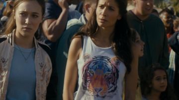 The tank top Chaser of Ofelia Salazar (Mercedes Masohn) in Fear The Walking Dead