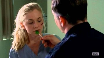 La sucette verte de Beth Greene (Emily Kinney) dans The Walking Dead