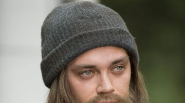 La gorra gris de Jesús / Paul Rovia (Tom Payne) en The Walking Dead temporada 6
