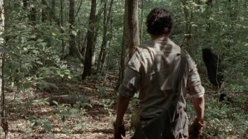 Bolsa militar rothkí de Rick Grimes (Andrew Lincoln) en The Walking Dead S04E01