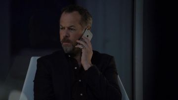 The Iphone 6's Mike Wagner (David Costabile) in Trillion S2E2