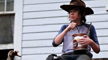 La boîte de conserve de Chocolate Pudding de Carl Grimes (Chandler Riggs) dans The Walking Dead
