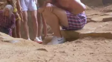 Les snea­kers Nike Air Max 1 blanches dans Babysitting 2