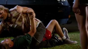 Les snea­kers Converse All Star Chuck Tay­lor Grises dans The Sex List
