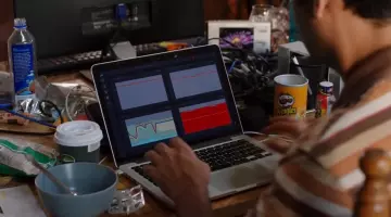 Les pringles de Dinesh (Kumail Nanjiani) dans Silicon Valley S3E10