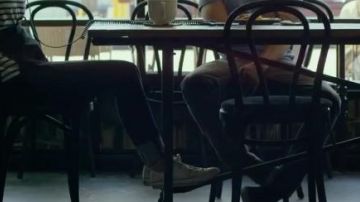 Les snea­kers Converse All Star Chuck Tay­lor Blanche Low dans We are Your Friend