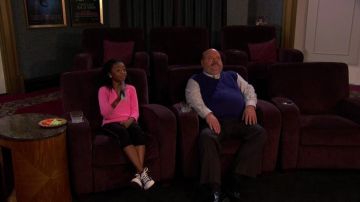 The converse black from Zuri Ross (Skai Jackson) in Jessie