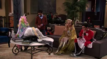 Las zapatillas negras hiper-ascendentes de Luke Ross (Cameron Boyce) en Jessie