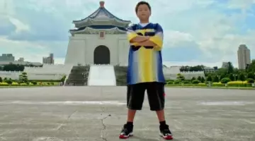 Les snea­kers Air Jordan 11 Bred dans Fresh Off The Boat