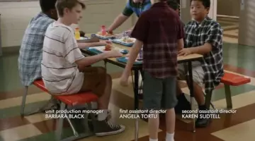 Les snea­kers Converse All Star Chuck Tay­lor Grises dans Fresh Off The Boat
