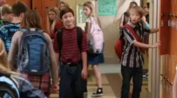 Les snea­kers Converse All Star Chuck Tay­lor Noires dans Fresh Off The Boat