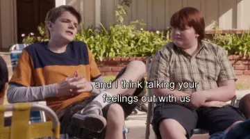 Les snea­kers Converse All Star Chuck Tay­lor Grise dans Fresh Off The Boat