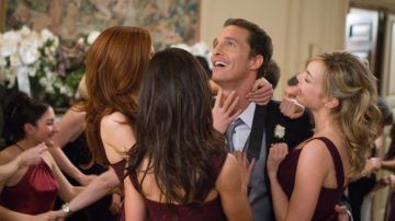 El traje de Connor (Matthew McConaughey) en Haunted by His Exes