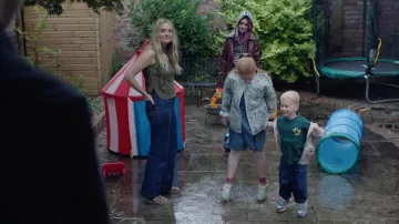 Papaya Dark Wash Pocket Front Jeans worn by Claire Wardly (Romola Garai) as seen in Betrayal (S01E04)